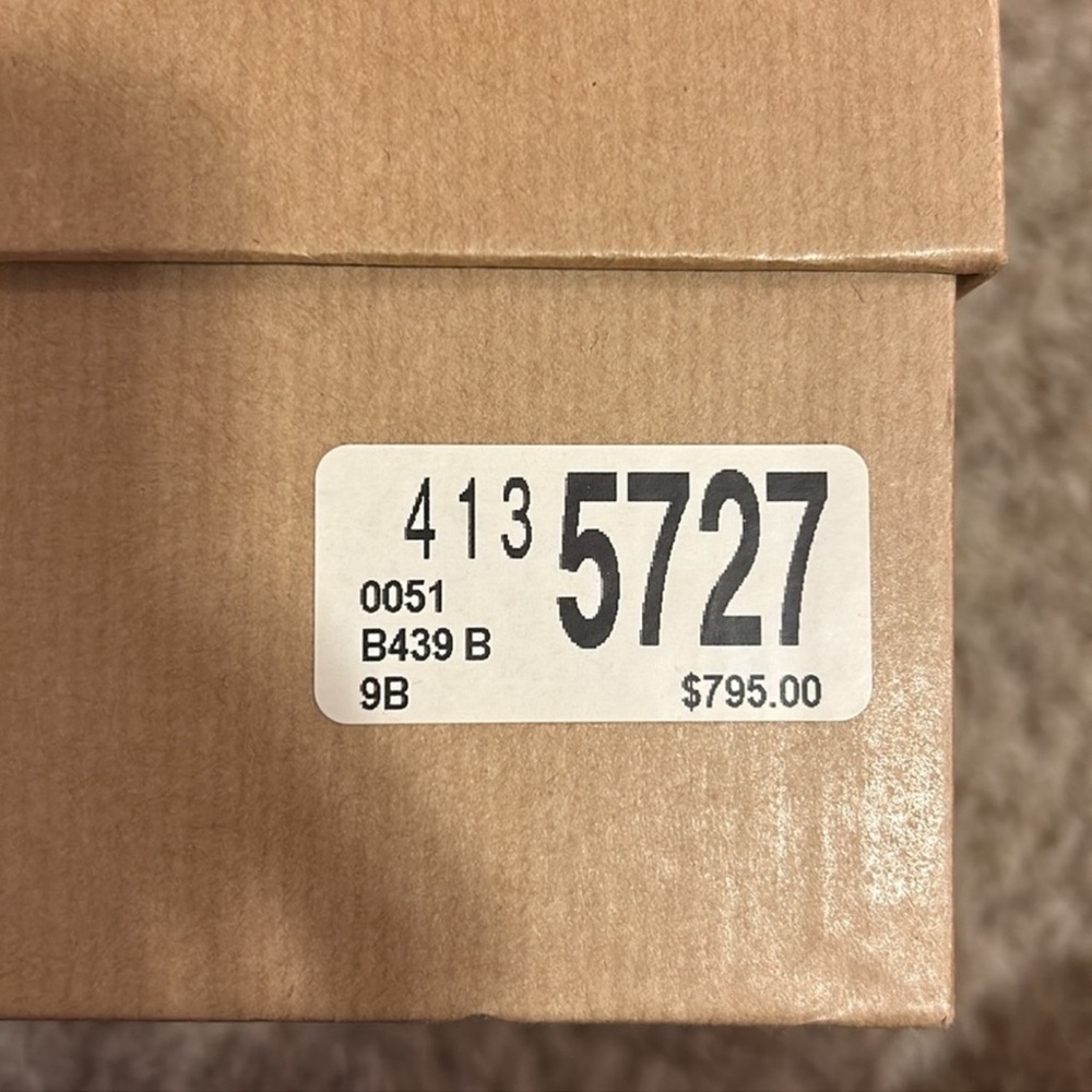 LIKE NEW AUTHENTIC LOUBOUTIN KATE 100 - PATENT BIRD Heels 👠 - Picture 12 of 13